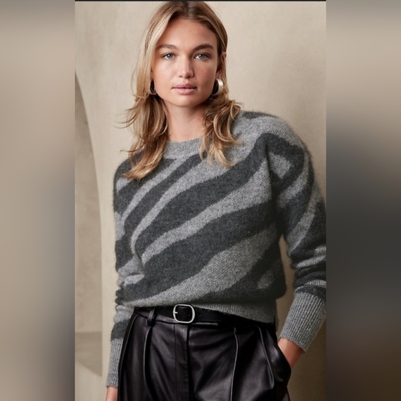 BANANA REPUBLIC zebra sweater charcoal gray alpaca Blend Size Xl - Picture 1 of 15
